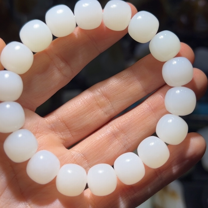 和田玉（白玉）车挂未镶嵌