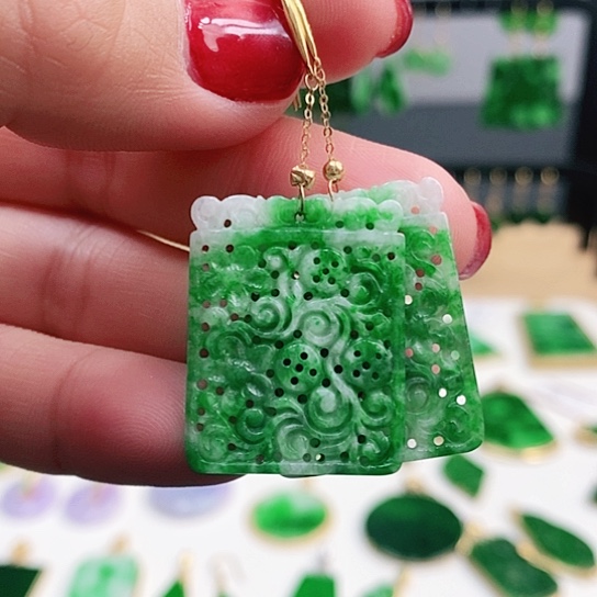 翡翠耳饰18K金镶嵌耳饰