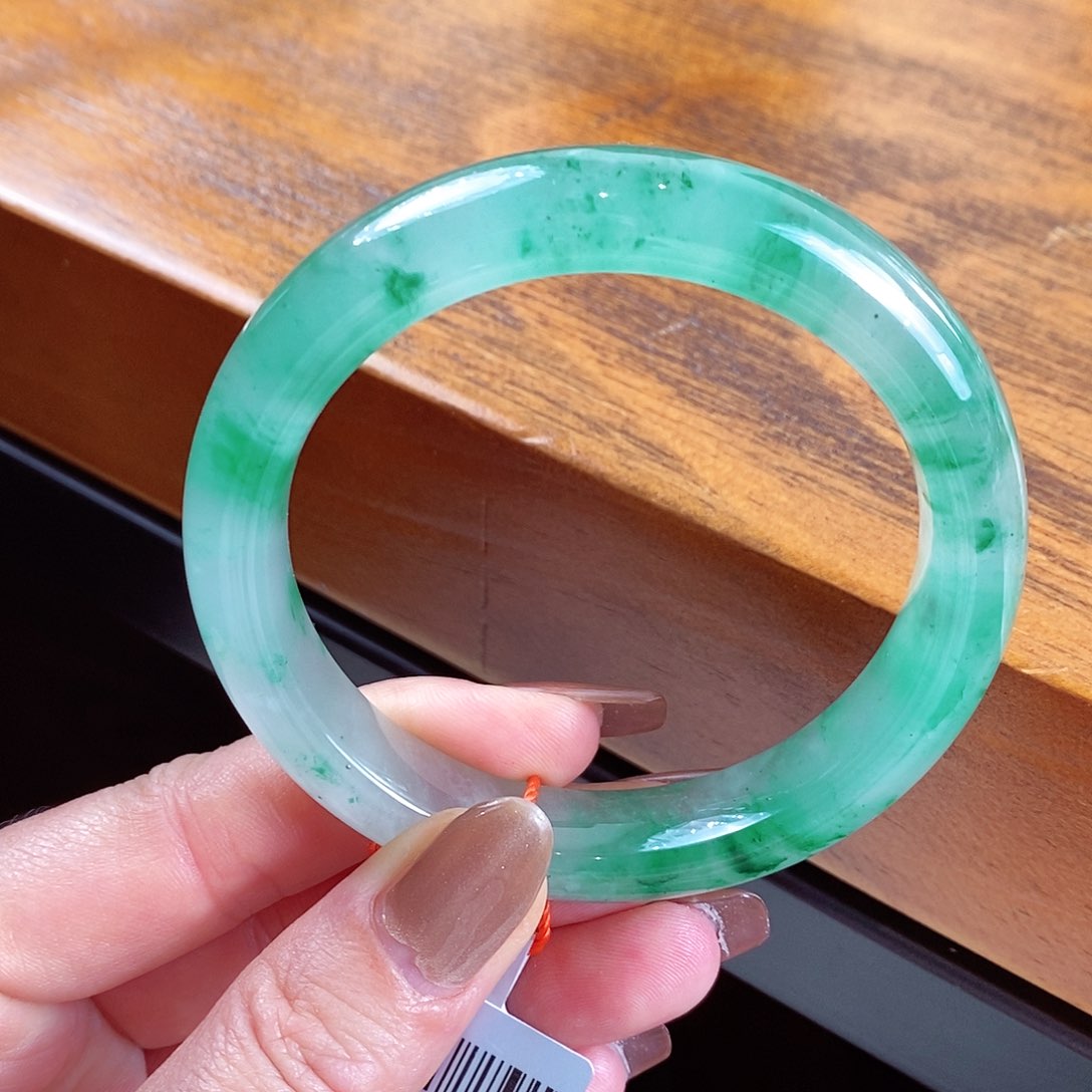 石英质玉手镯未镶嵌非洲翠手镯