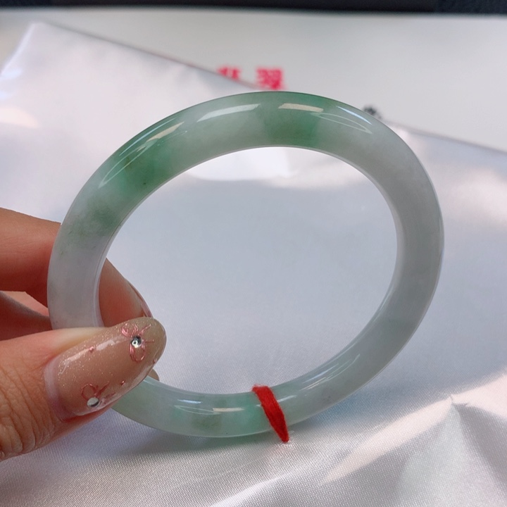 翡翠手镯（圆镯）未镶嵌