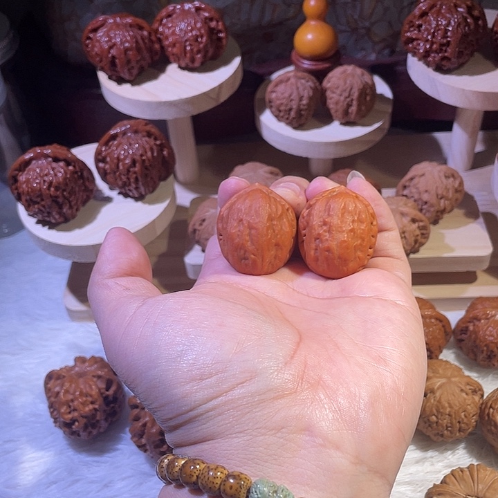 文玩核桃吊坠大枣