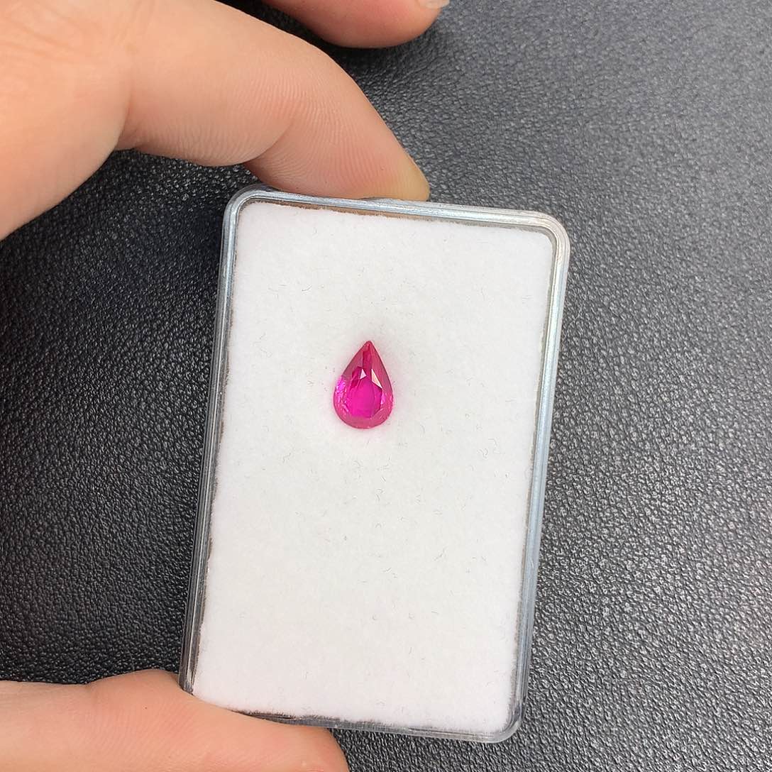 蓝宝石裸石未镶嵌