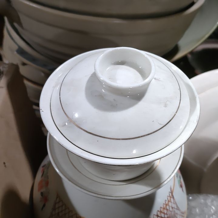 摆件陶瓷盘子碗啥都有