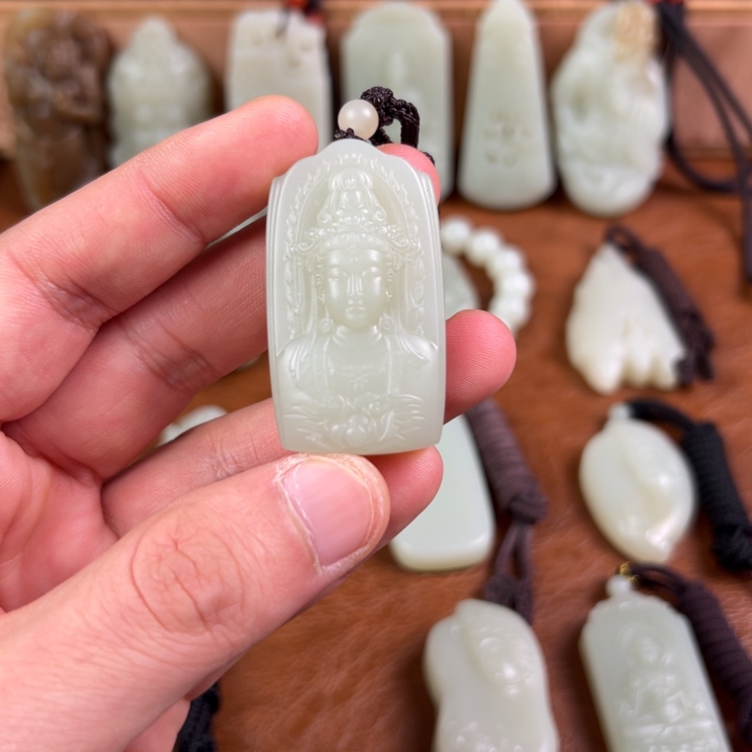 和田玉（青白玉）未镶嵌颈饰