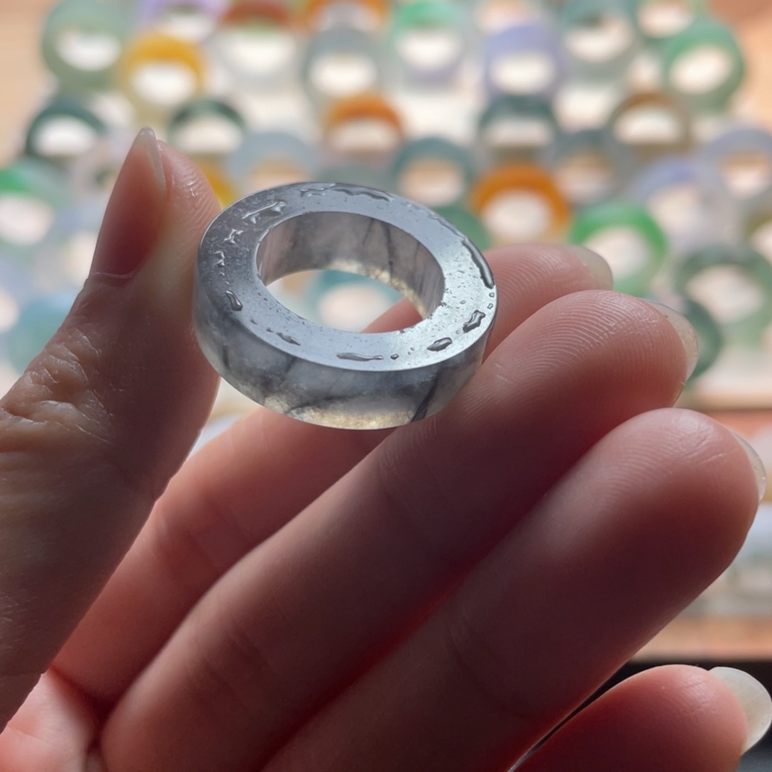 定制翡翠未镶嵌夭****?