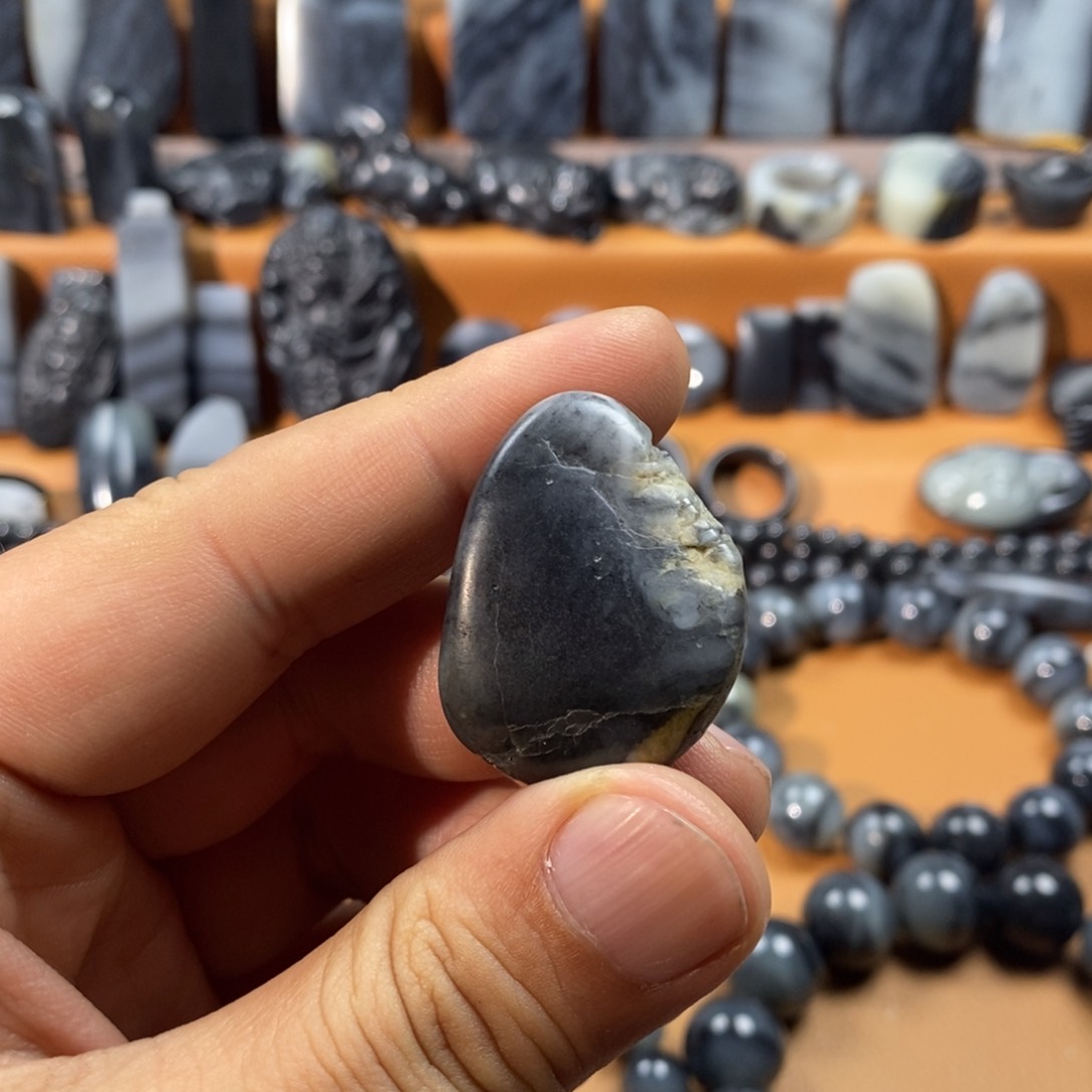 【闪购商品】颈饰未镶嵌和田玉