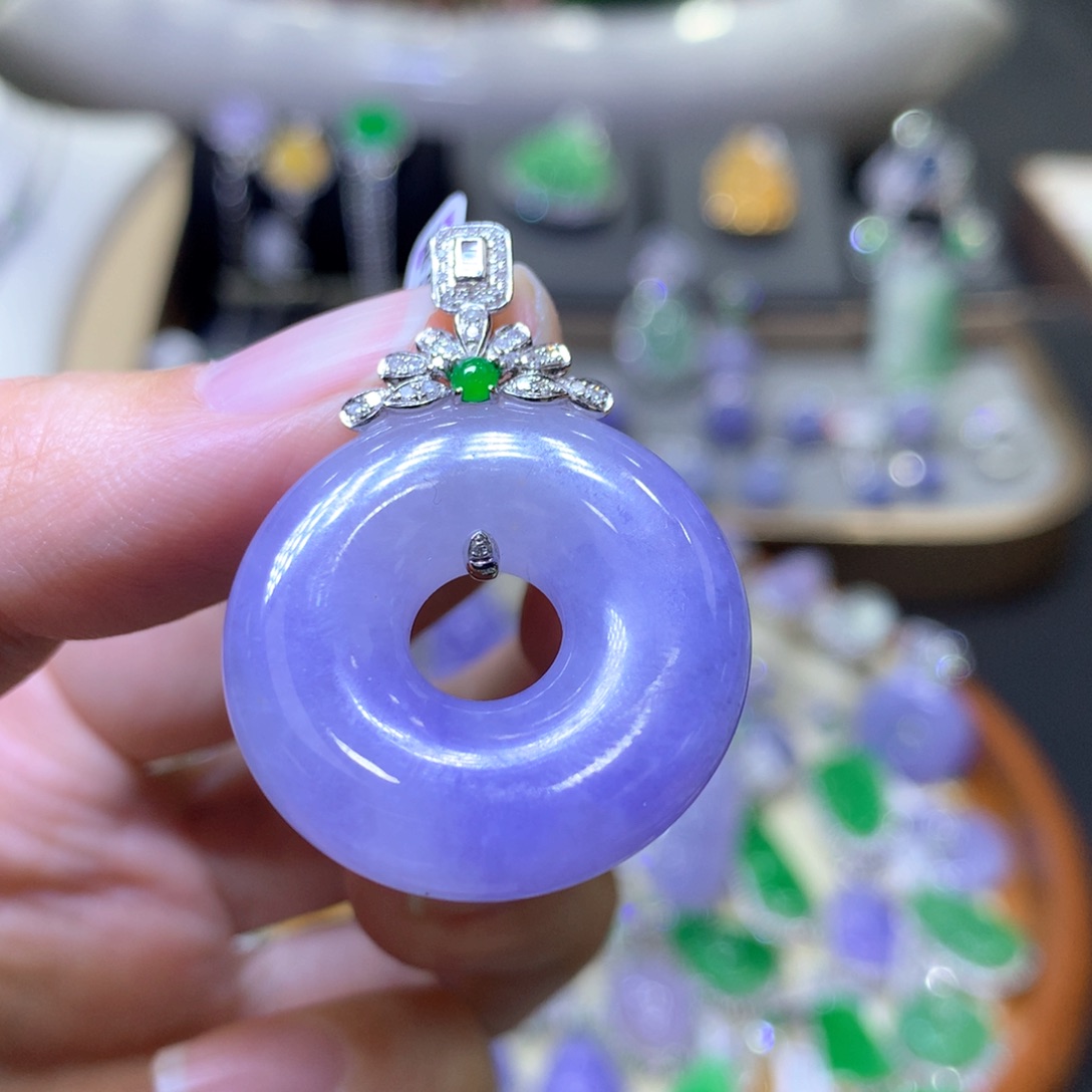 【闪购商品】翡翠颈饰18K金镶嵌翡翠吊坠项链