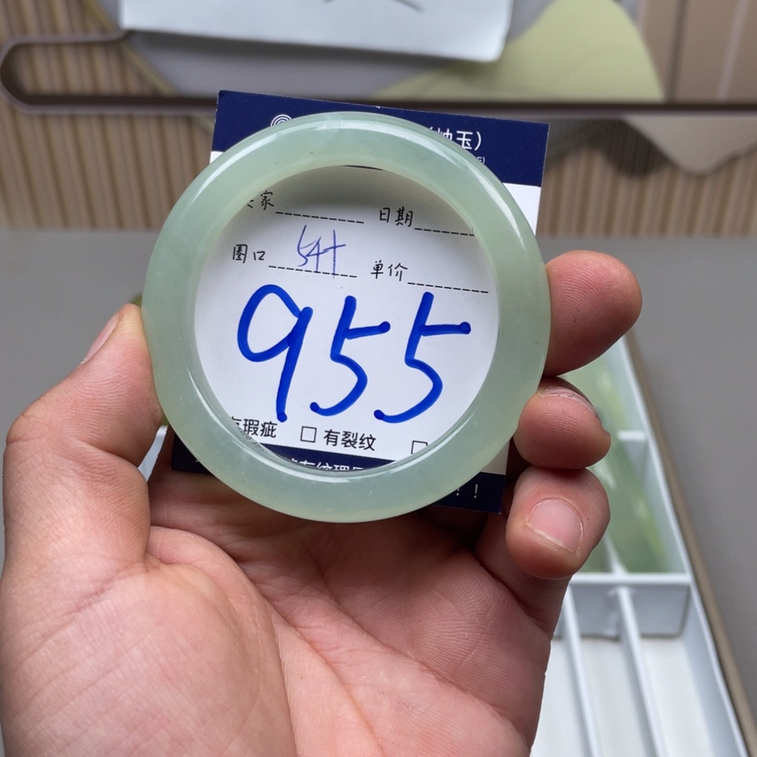 岫玉手镯手镯未镶嵌