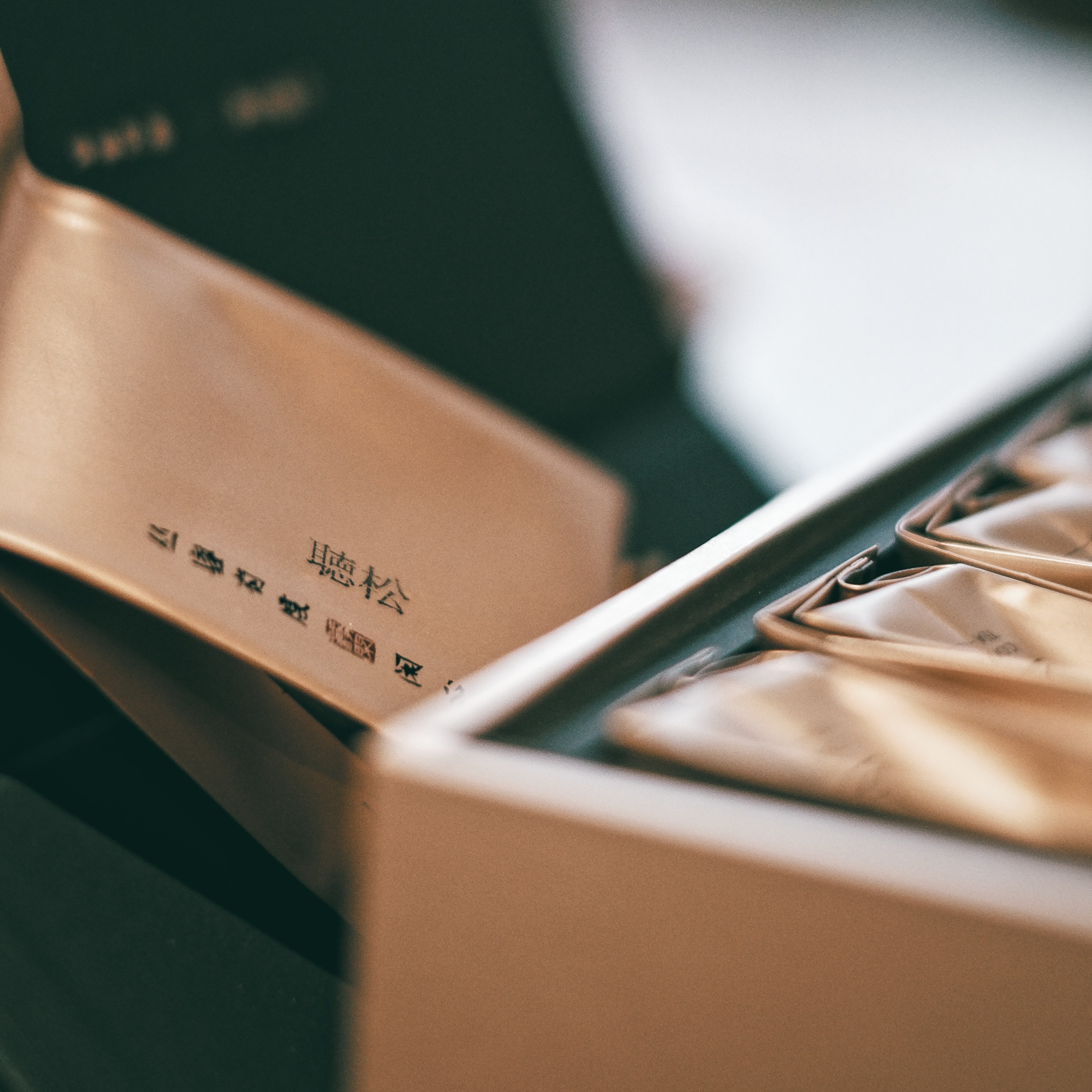 老茶客必入传统工艺红茶10g装，松烟香，汤水清甜桂圆味，清透，丛香