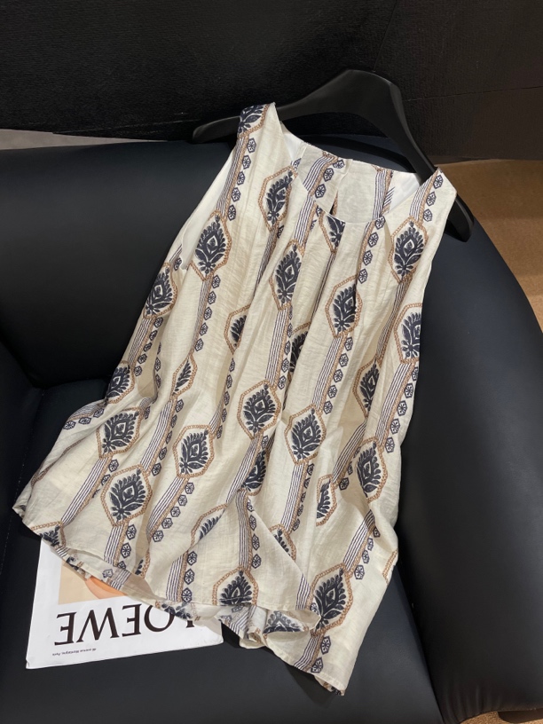 KW【美术馆】南油欧货设计款夏季气质女装时尚宽松度假风背心薄款