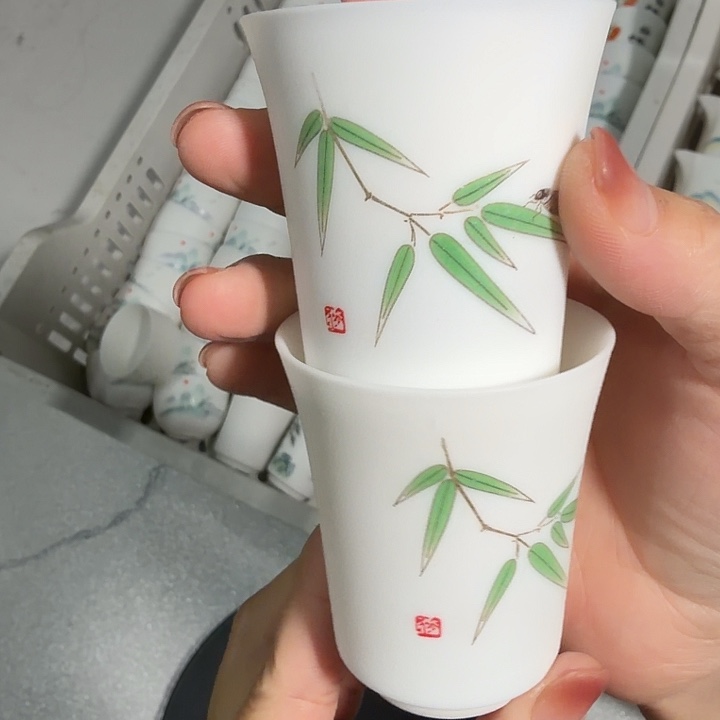 福利清仓款素烧羊脂玉马蹄杯两个文竹