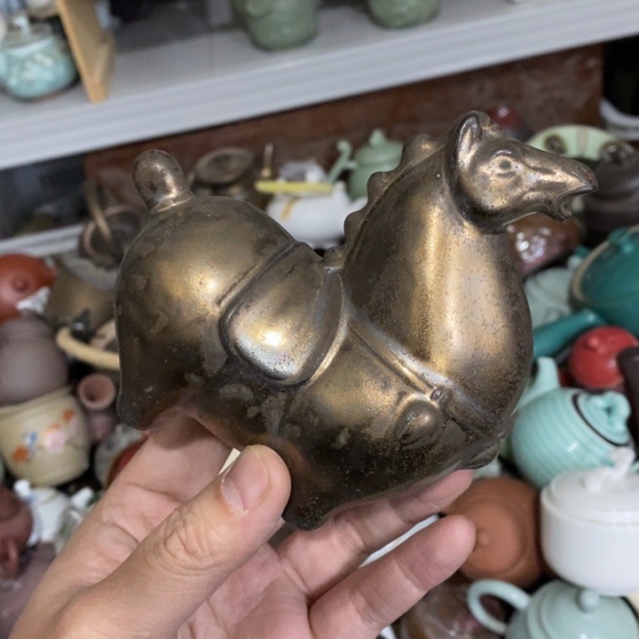 陶瓷艺术品及陶瓷壶