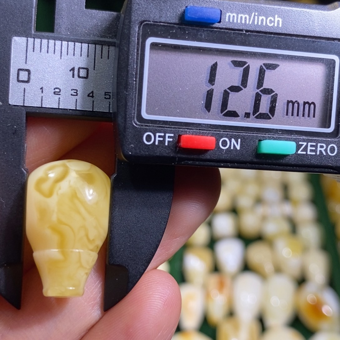 蜜蜡未镶嵌裸石配饰