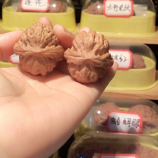 文玩核桃小红锦鲤