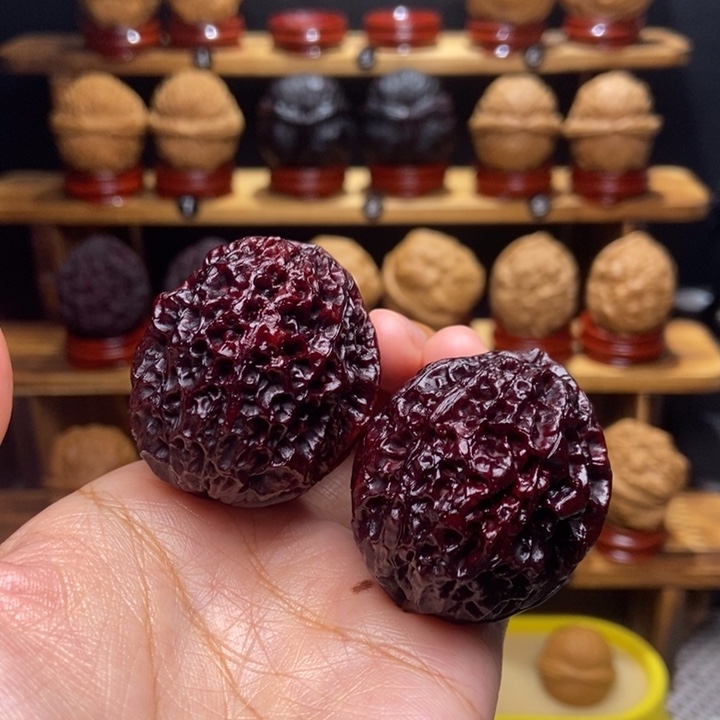 文玩核桃吊坠铁绣球40