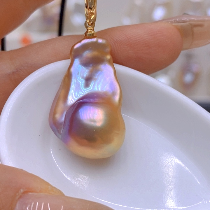 淡水珍珠吊坠(赠链)未镶嵌