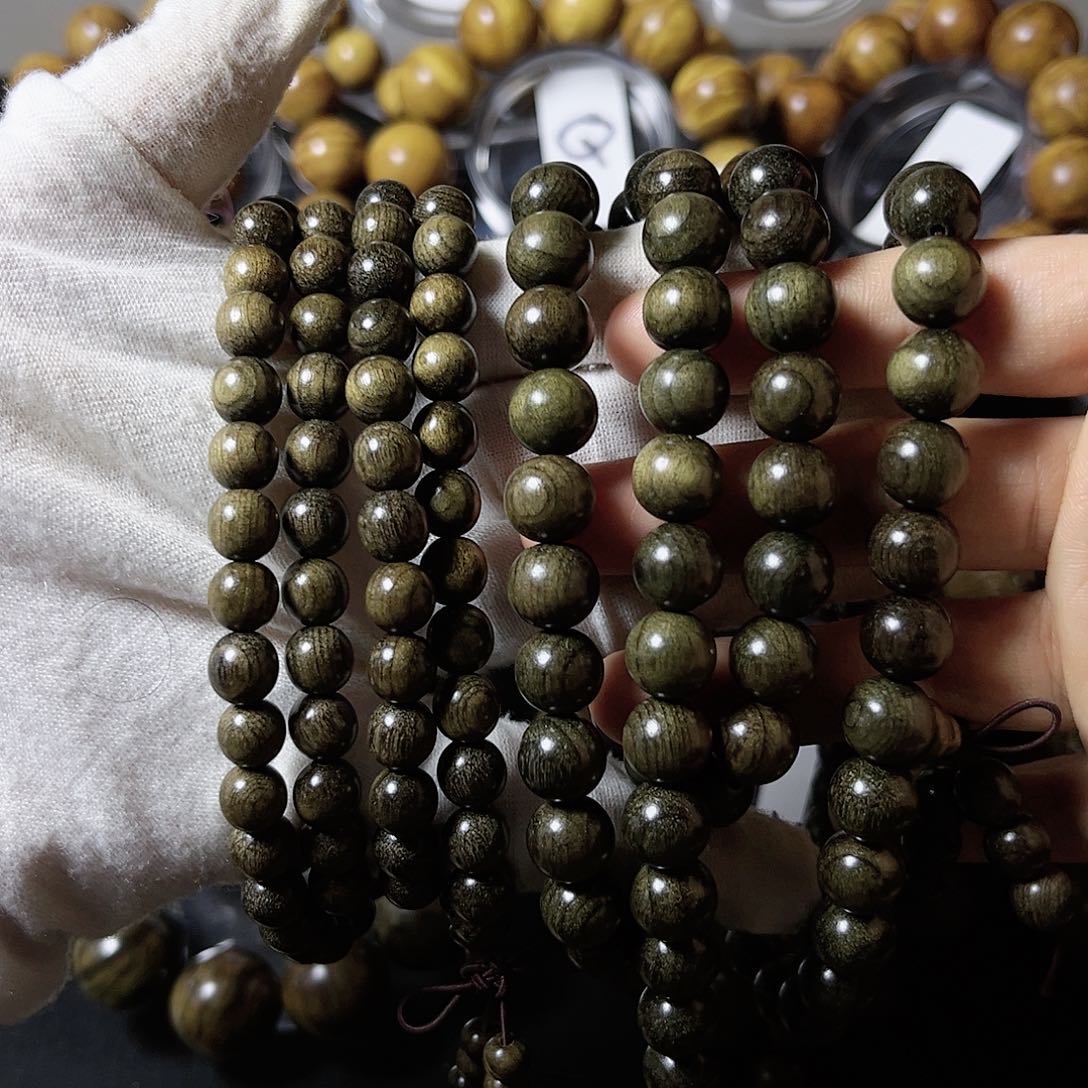 大*1.0和0.8阴沉木手串各一串