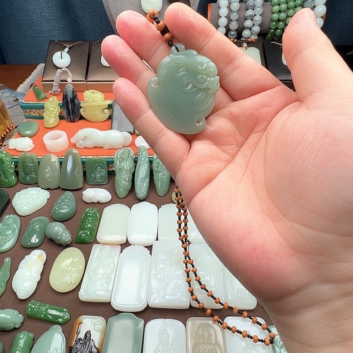 和田玉颈饰未镶嵌