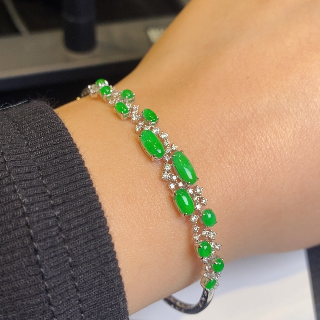 翡翠手镯18K金镶嵌蛋面方糖