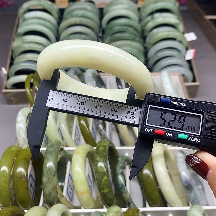 未镶嵌蛇纹石玉手镯35