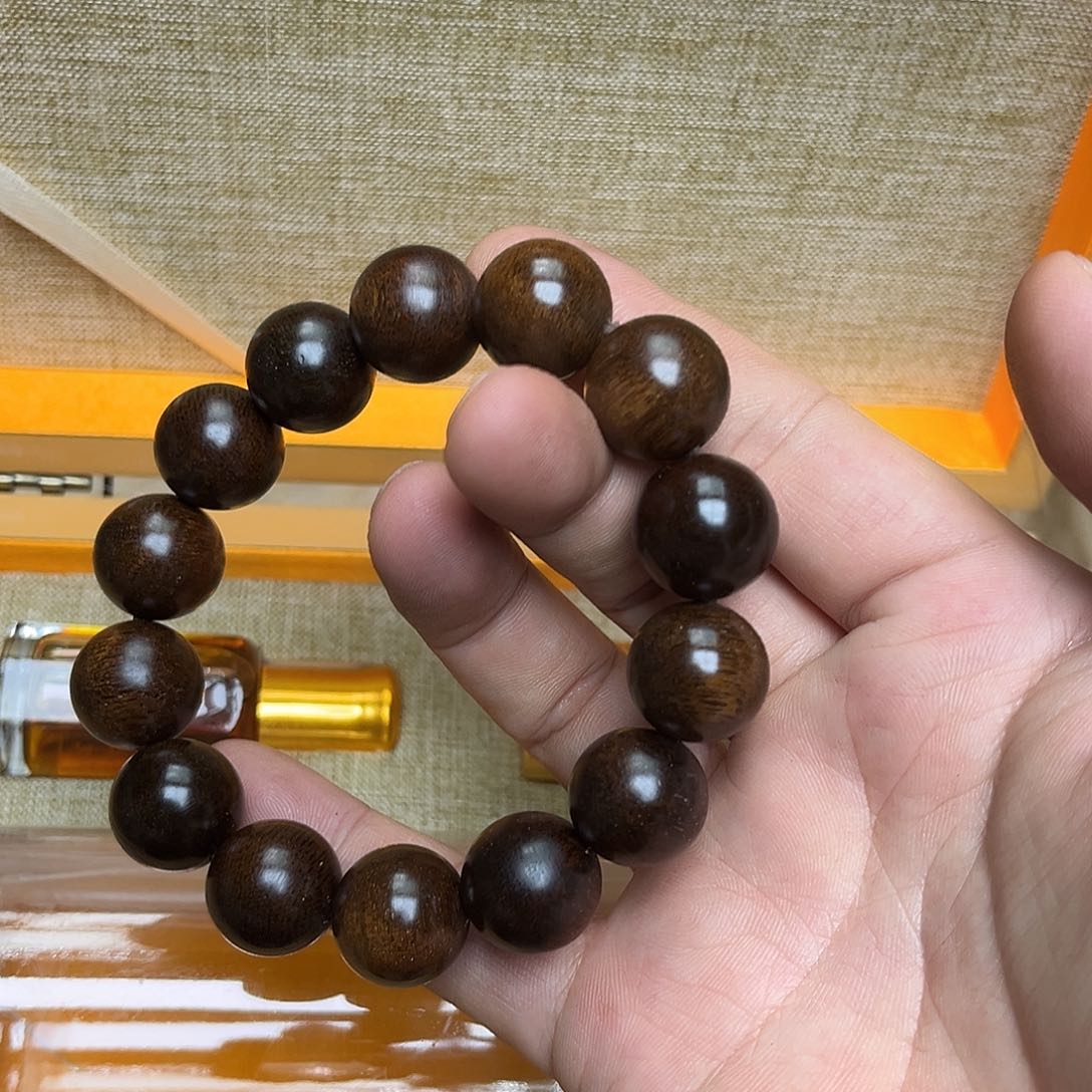 大叶紫檀（黑酸枝木类）