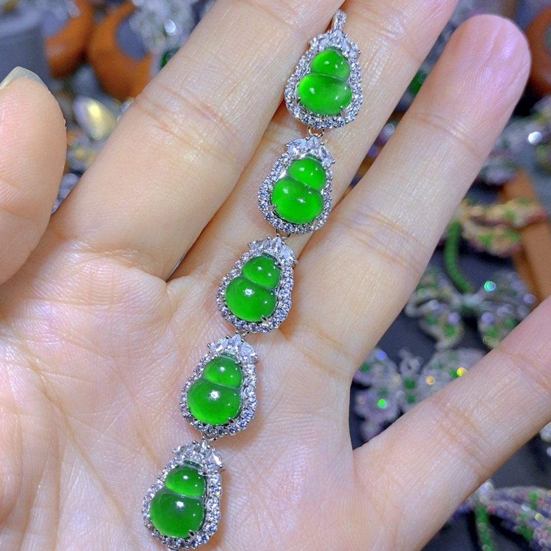 翡翠颈饰银S925镶嵌天然翡翠