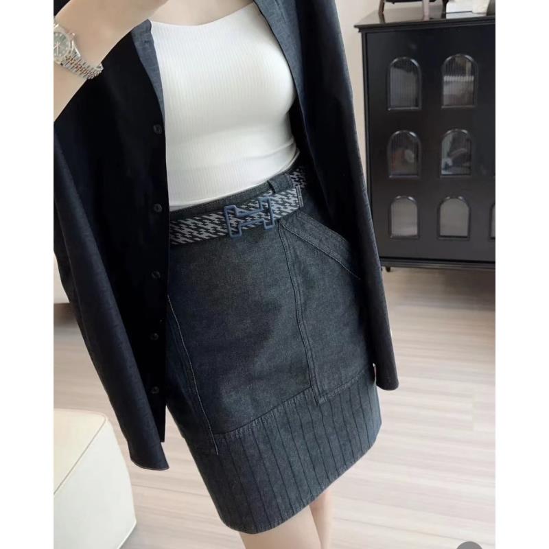 95新 Hermes/爱马仕  cc551 棉 黑色皮牌牛仔短裙 36码 