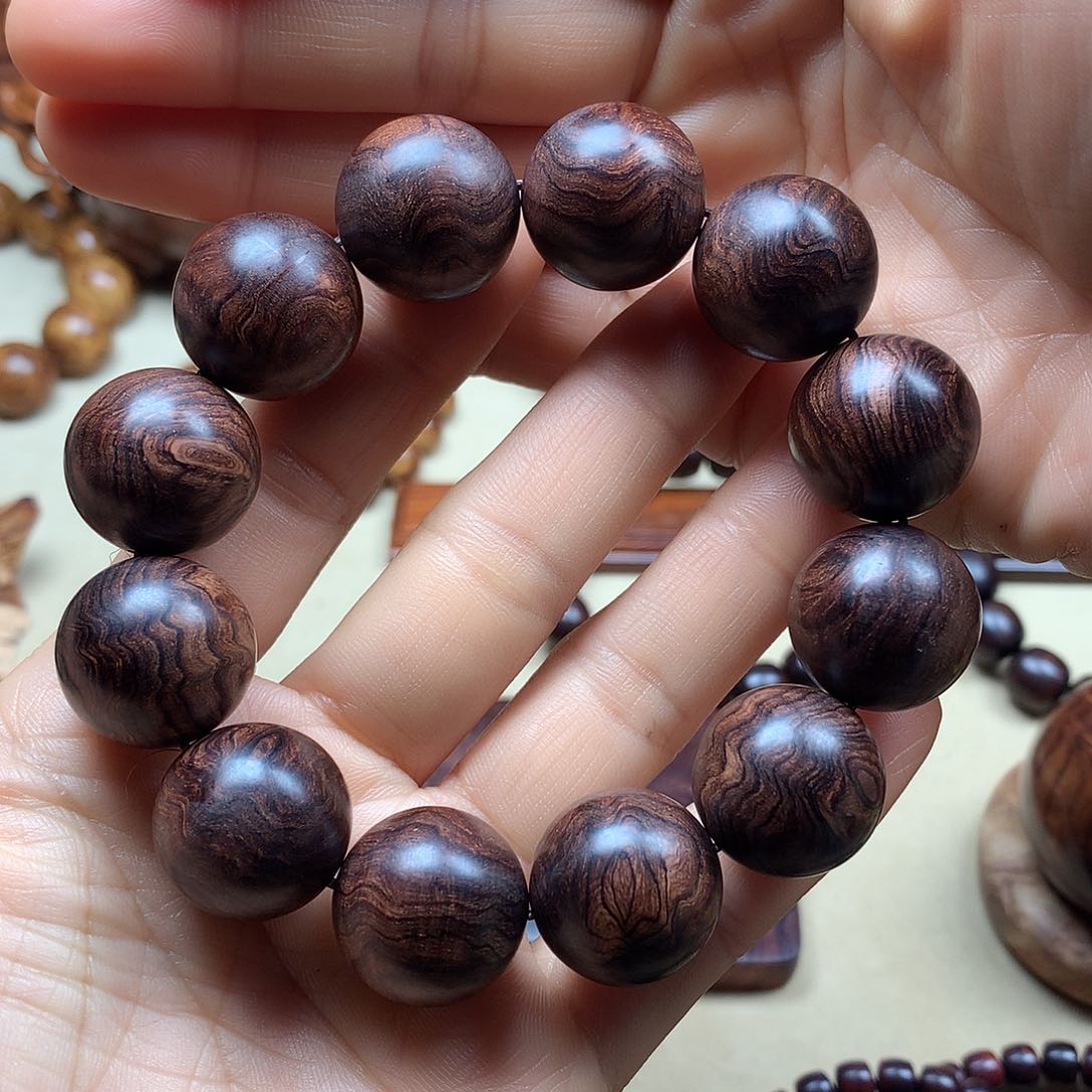 黄花梨/降香黄檀手串/手链比****哥手串