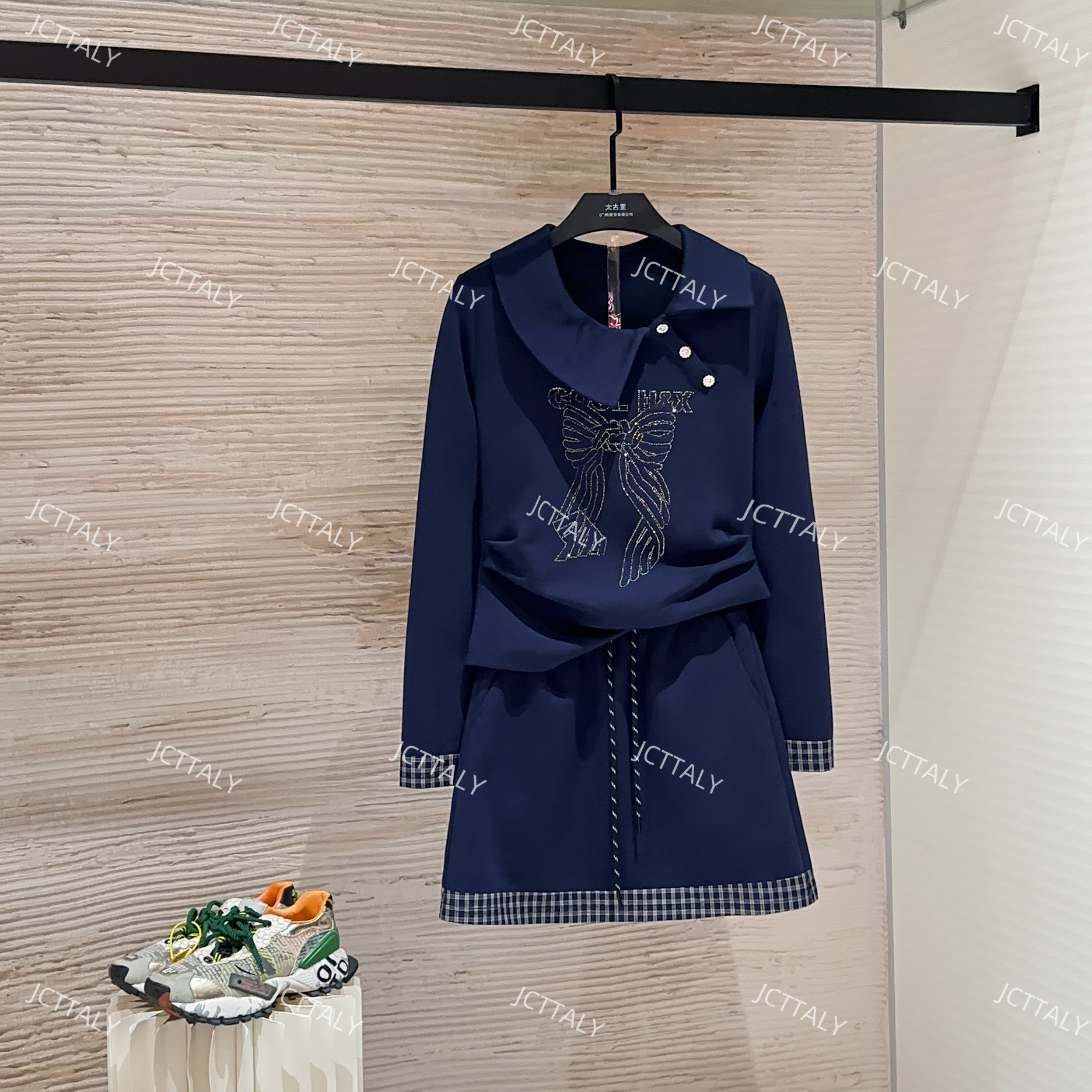 【宠粉价】时尚套装休闲女装蝴蝶高级气质显瘦套装TZ-596