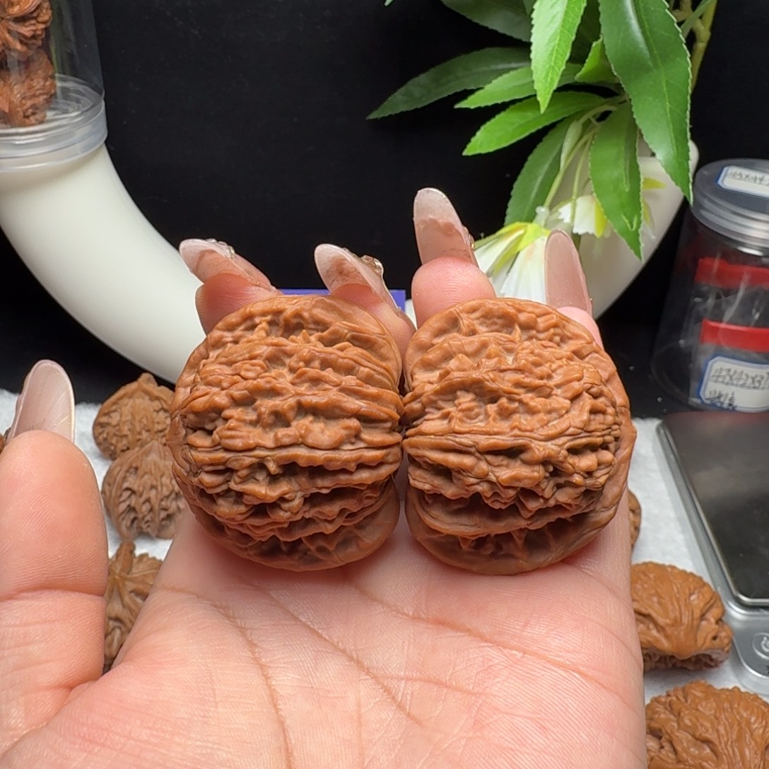 天***安文玩核桃把件43平谷楼 43克