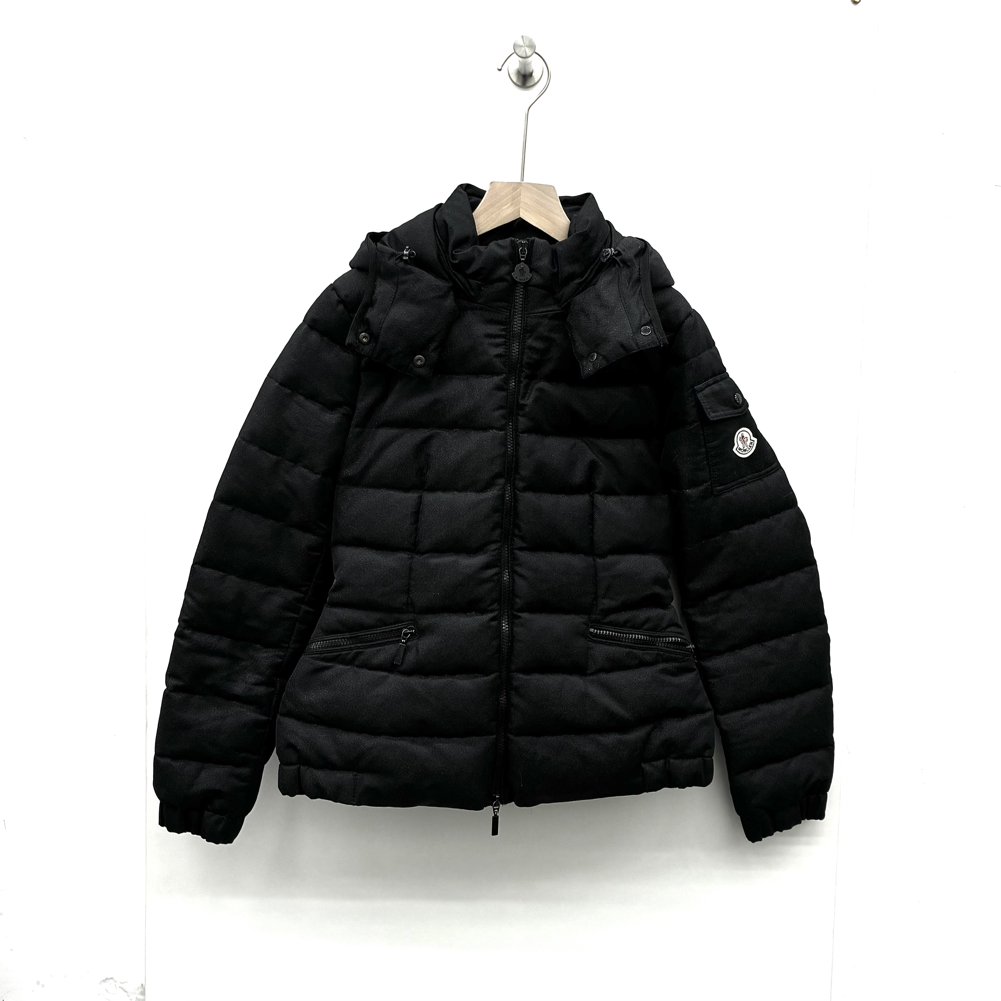 99新 MONCLER 经典短款深灰色羽绒服1码2478