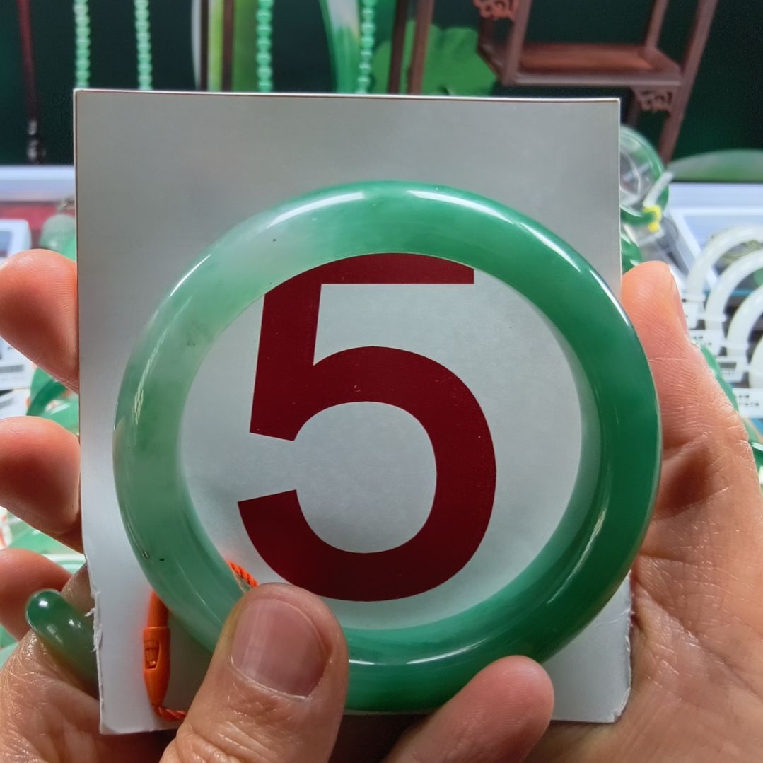 石英质玉（非洲翠）未镶嵌手镯