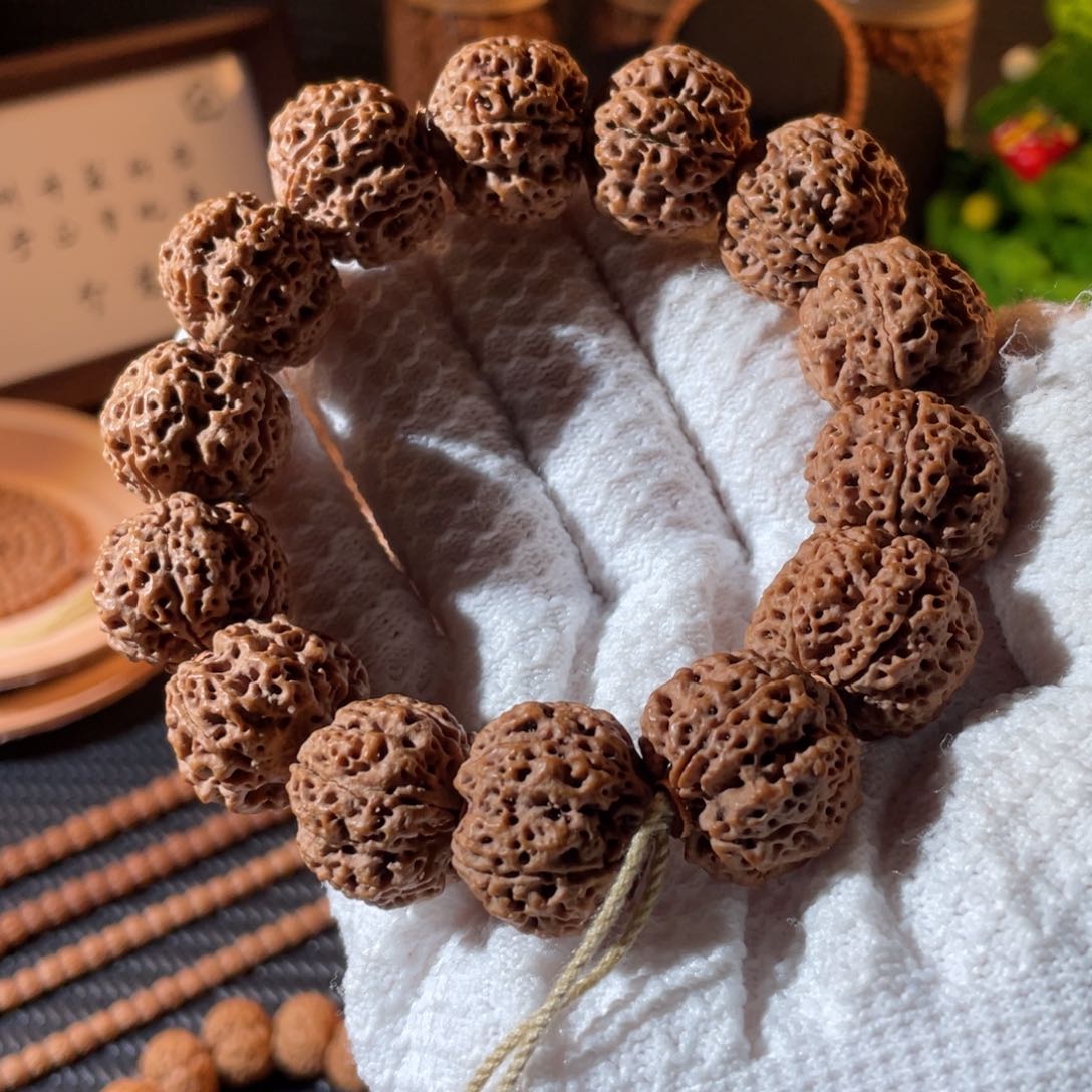 金刚菩提吊坠傲骨梅花23mm