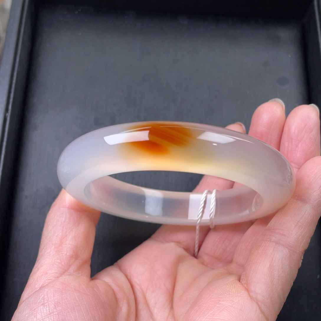 玛瑙/玉髓手镯未镶嵌56