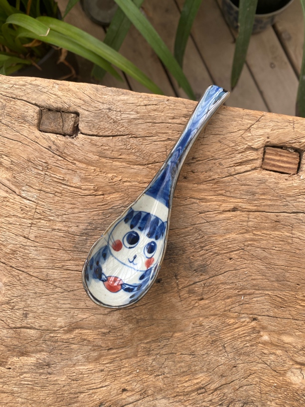 【近山古美】抱苹果猫咪花口勺手工手绘釉下彩高温瓷