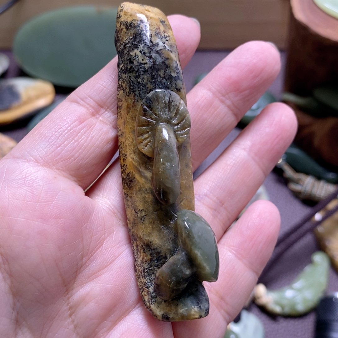 岫岩河磨玉（透闪石质玉）挂件未镶嵌