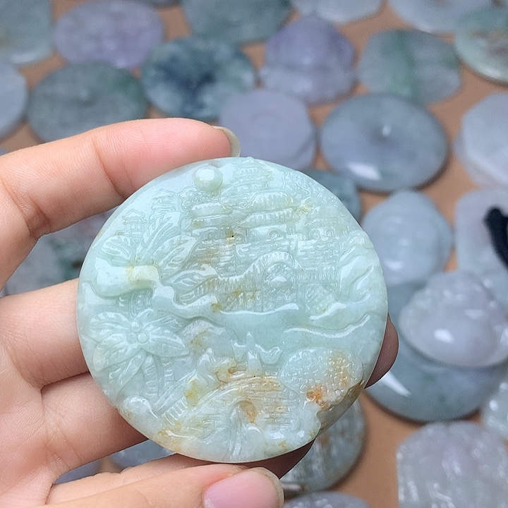 翡翠未镶嵌颈饰山水牌