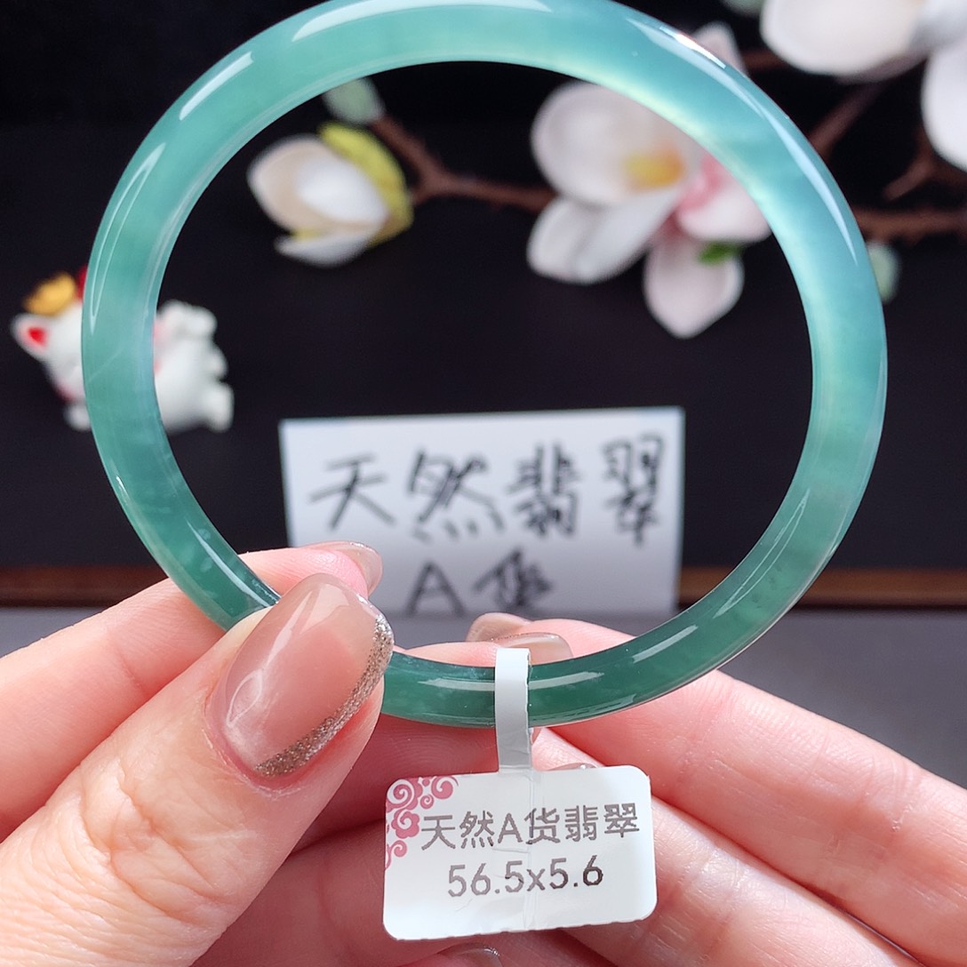 翡翠手镯（圆镯）未镶嵌