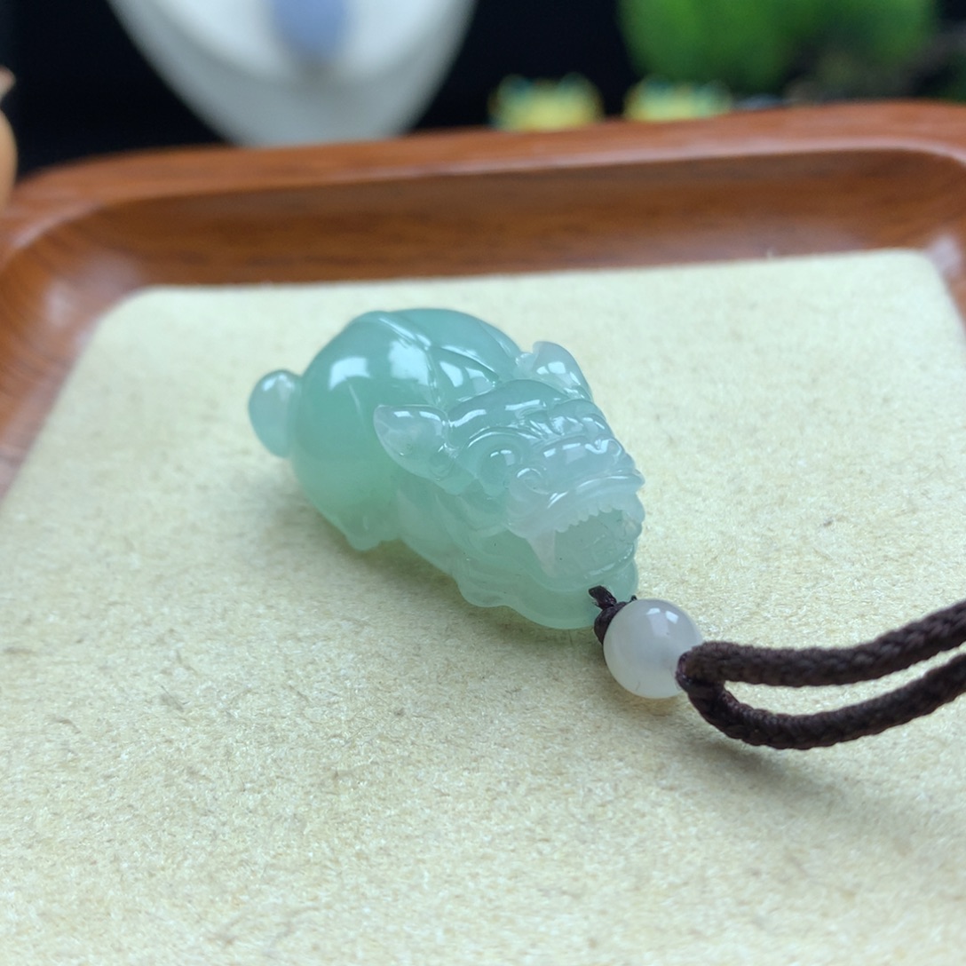 翡翠未镶嵌颈饰貔貅3