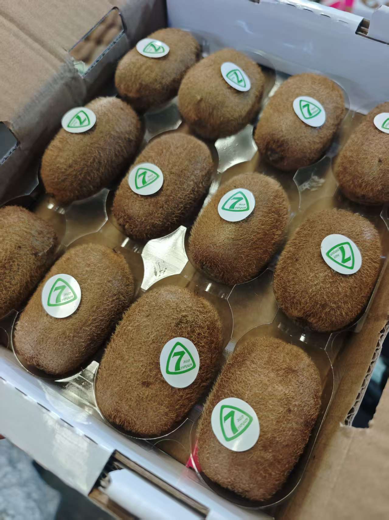 只发新疆修文猕猴桃整箱