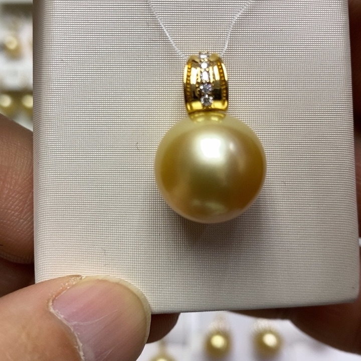 海水珍珠金珍珠吊坠18K金镶嵌