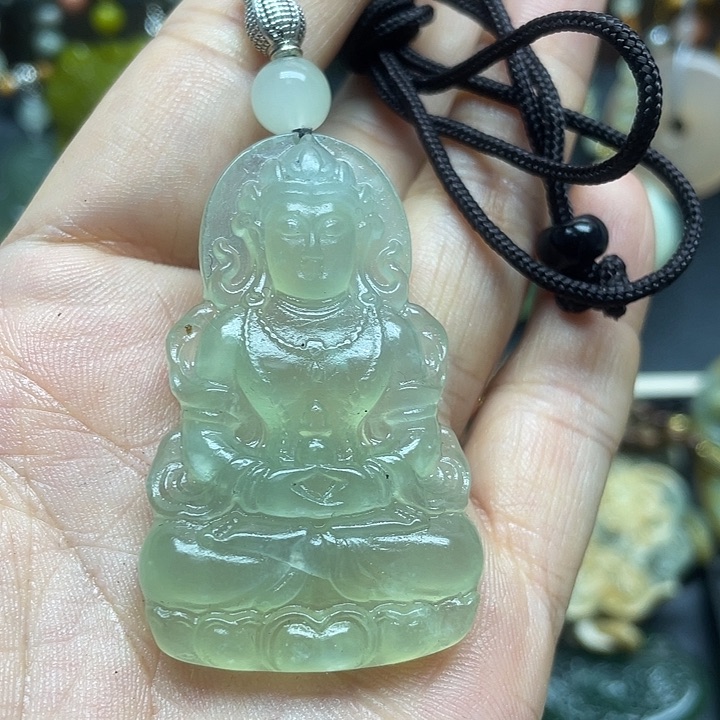 未镶嵌蛇纹石玉颈饰