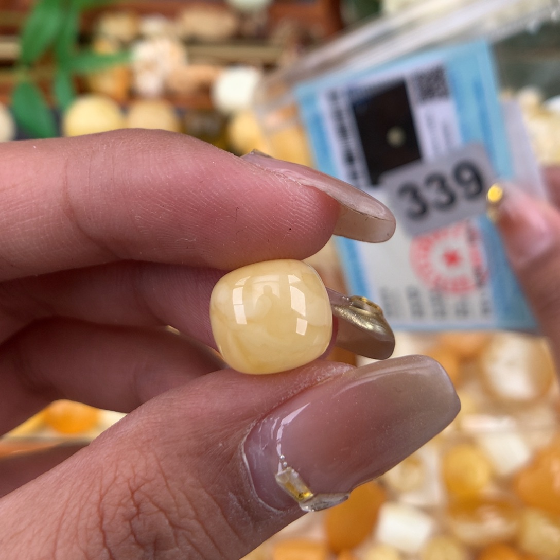 琥珀珠宝奇石未镶嵌11.8