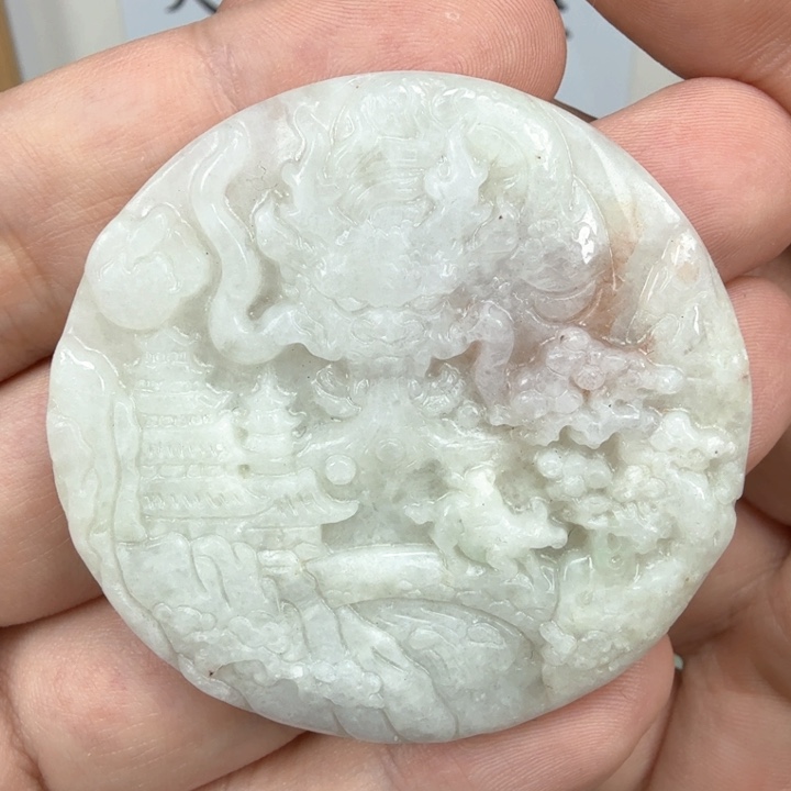 翡翠挂件未镶嵌翡翠