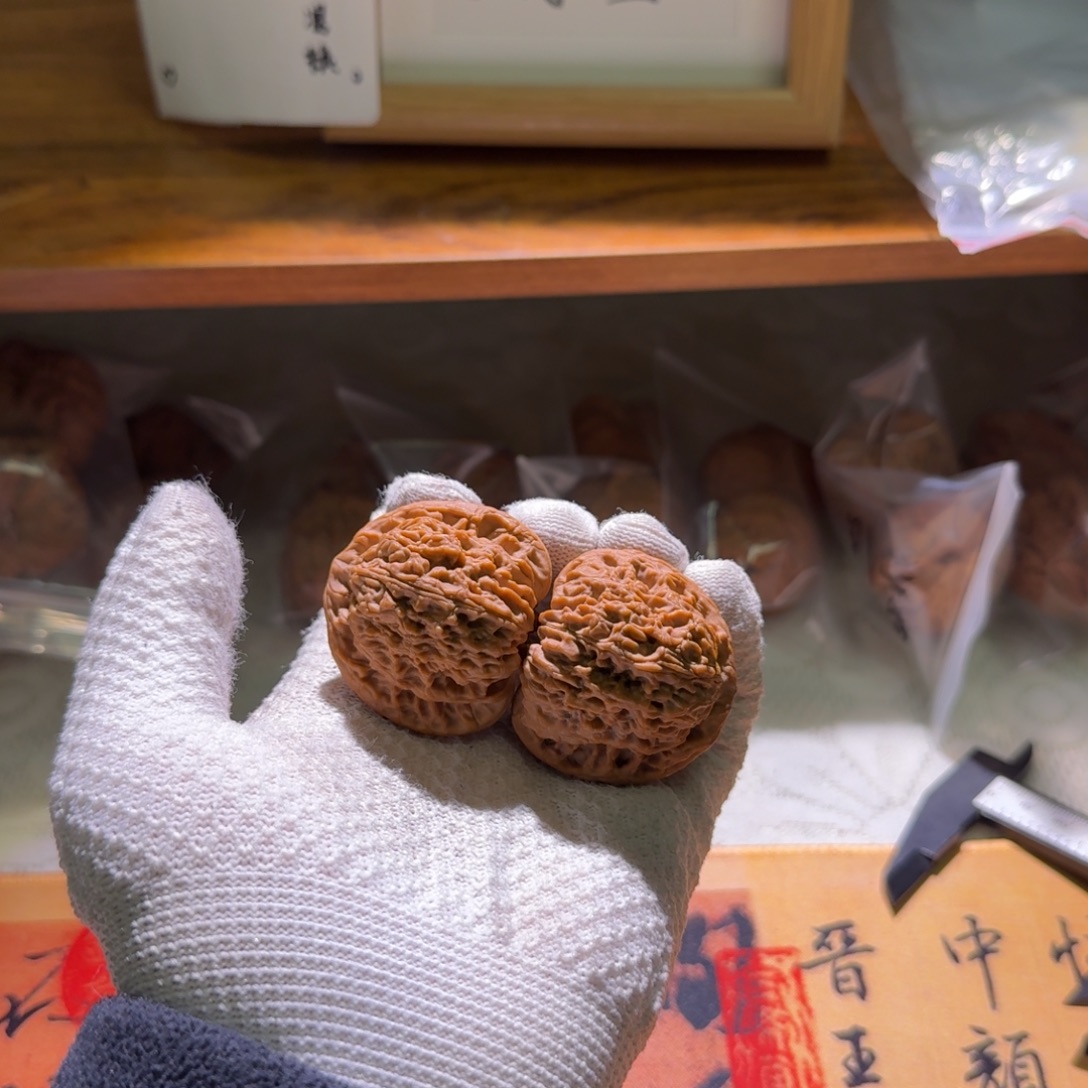 文玩核桃吊坠42南疆石三角万字