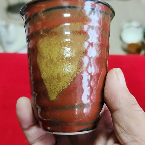 瓷片瓷片，各种摆件，盘，碗，沙锅，均有瑕疵。