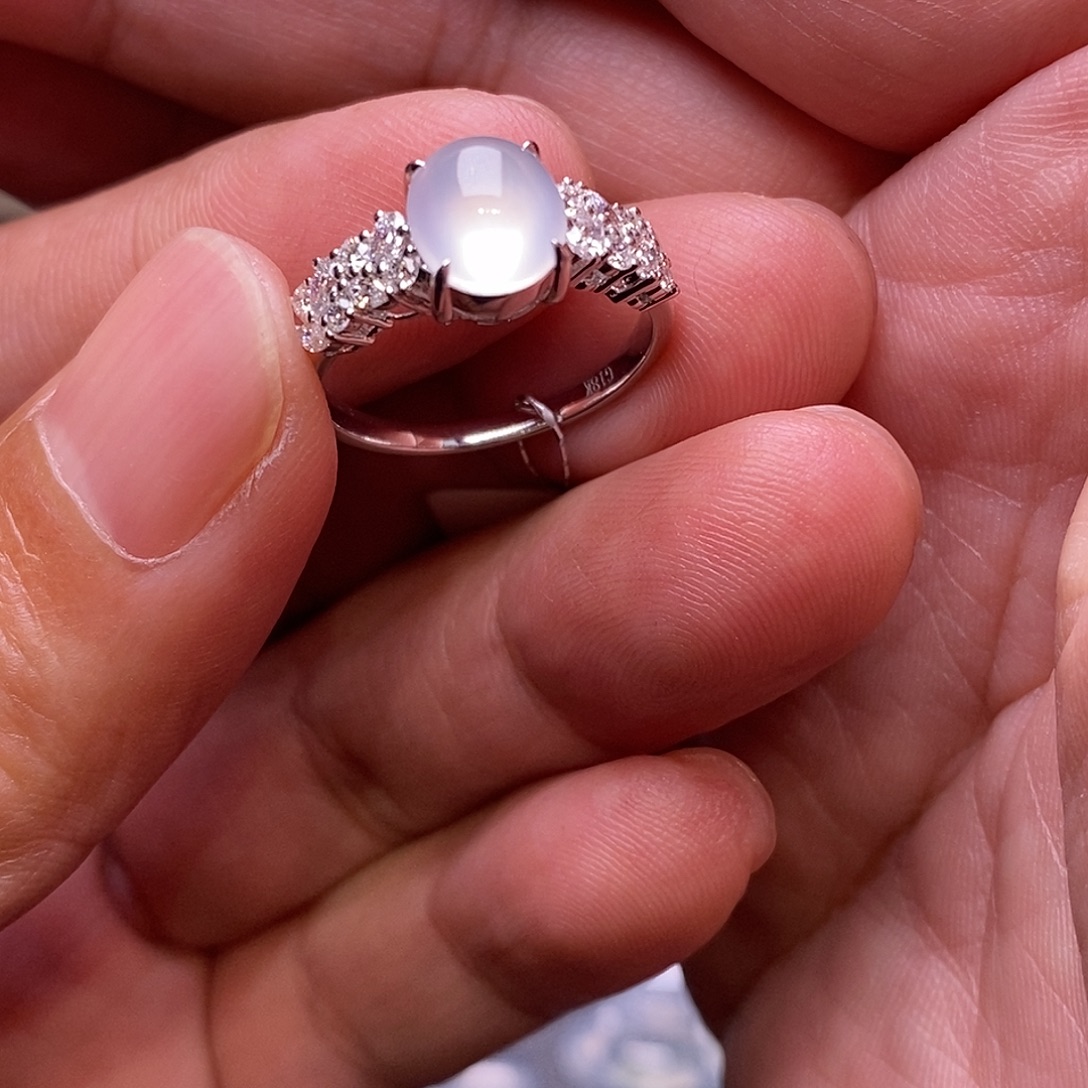 巧***甜翡翠18K金镶嵌戒指蛋面戒指