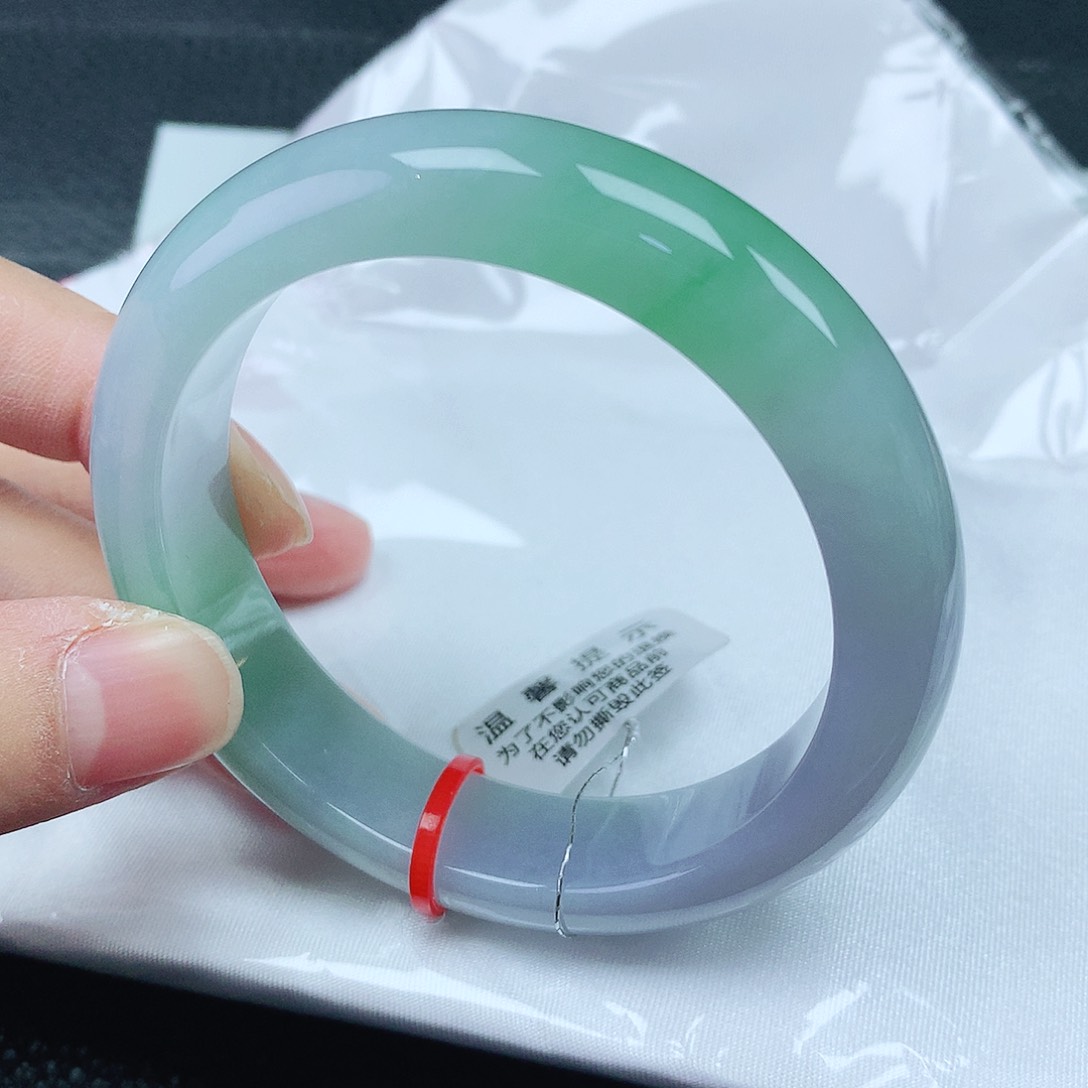 翡翠手镯未镶嵌53圈