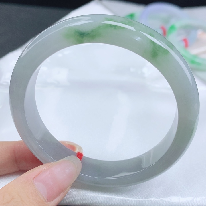 翡翠未镶嵌手镯缅甸58.2飘绿花正圈