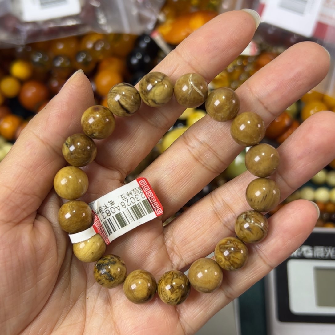 未镶嵌琥珀珠宝奇石286